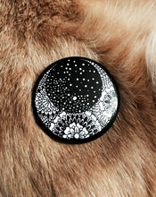 Load image into Gallery viewer, Crescent Moon Button